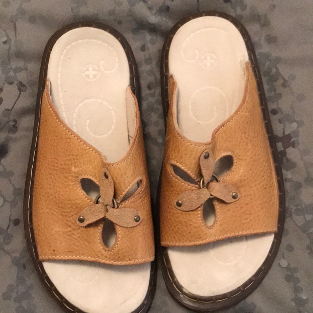 Dr. Martens Slide Sandals - Tan UK size 6